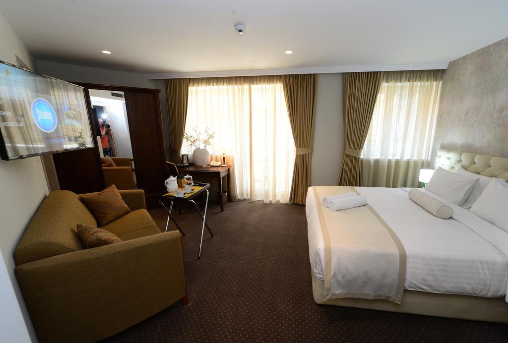 Alexandar Square Boutique Hotel Skopje Luaran gambar